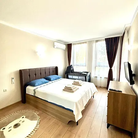 Royal Dreams Apartments, Sunny Apartament *