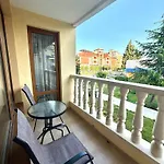 아파트 Royal Dreams Apartments, Sunny *