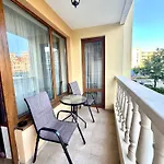 아파트 Royal Dreams Apartments, Sunny